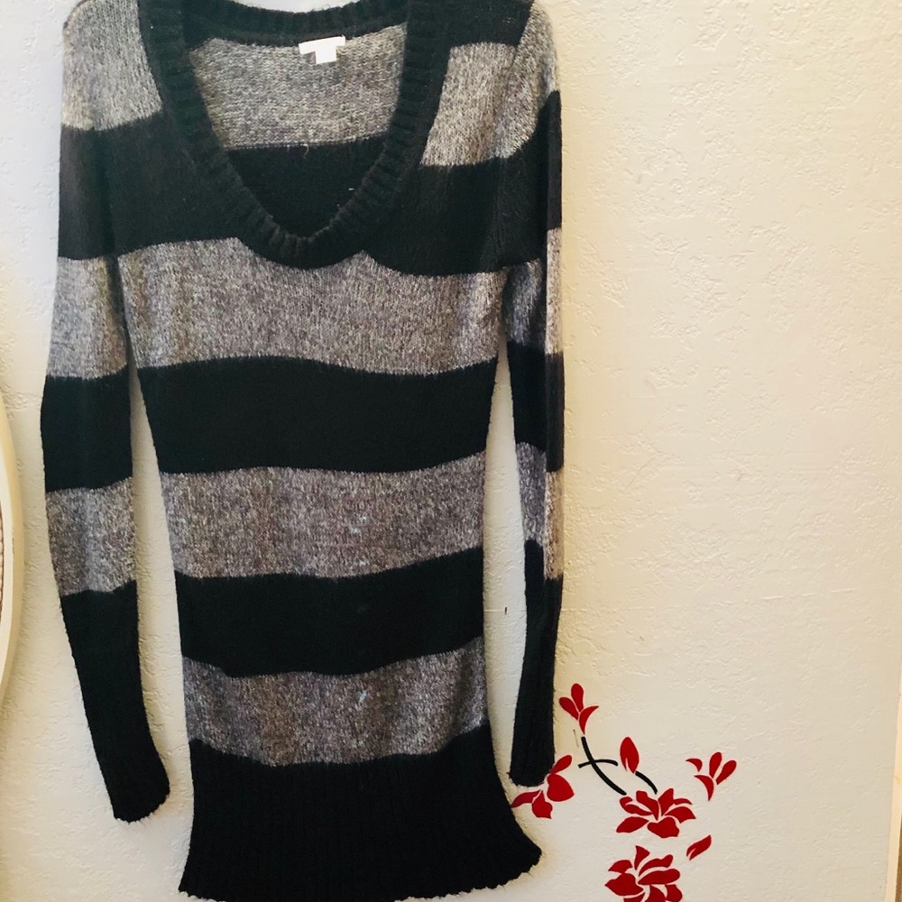 XHILIRATION- Womens Long Sleeve Sweater!!